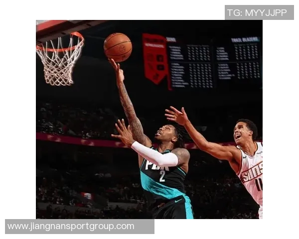 凯莱布乐福半场表现低迷仅获2篮板正负值惨淡19引发热议 凯莱布乐福半场表现低迷仅获2篮板正负值惨淡19引发热议