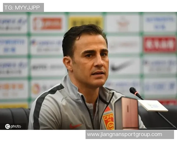 今日趣图：卡纳瓦罗幽默吐槽植发效果难以持久引发网友热议