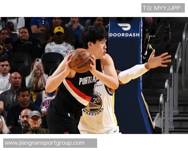 下半场杨瀚森能否逆转局势开拓者领先21分的挑战在等待