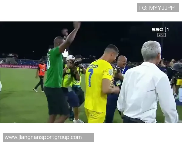 博尼精彩表现助球队获胜赛后开心分享贡献感受