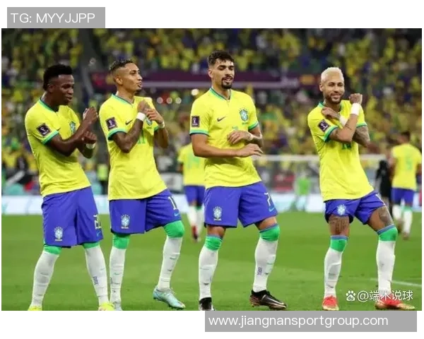 多特蒙德迎来新血液三名U17小将参与训练17岁后腰卡巴有望首秀德甲