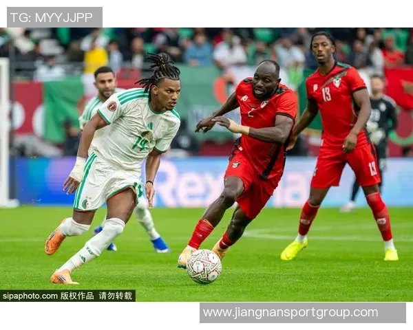 阿尔及利亚与民主刚果首发阵容揭晓马赫雷斯对决巴坎布万比萨卡出战