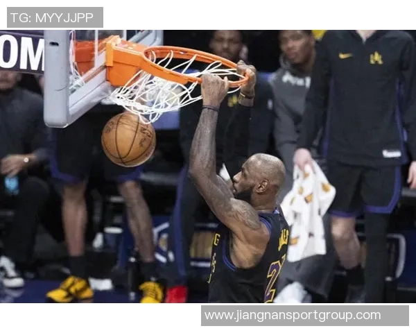 苏群分析湖人詹东里合体遭遇惨败期待半决赛文班复出对决雷霆