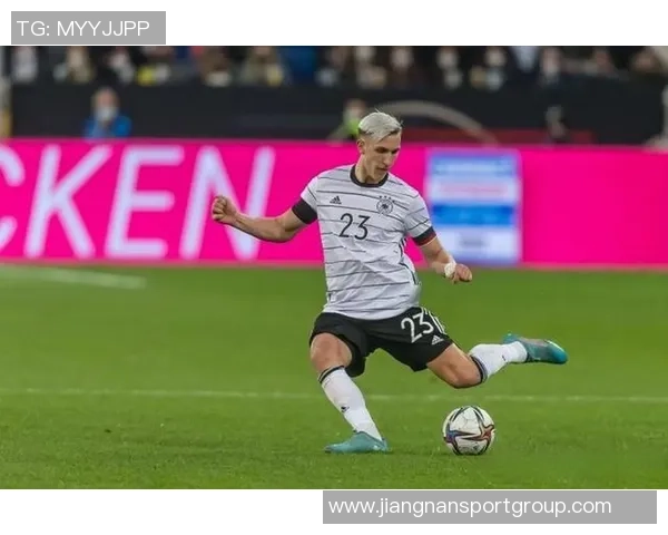 施洛特贝克续约将加薪并担任队长多特认为拜仁对其兴趣不大