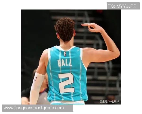 拉梅洛鲍尔高效表现无奈球队失利13投9中砍下27分助攻5次三分球命中率惊人