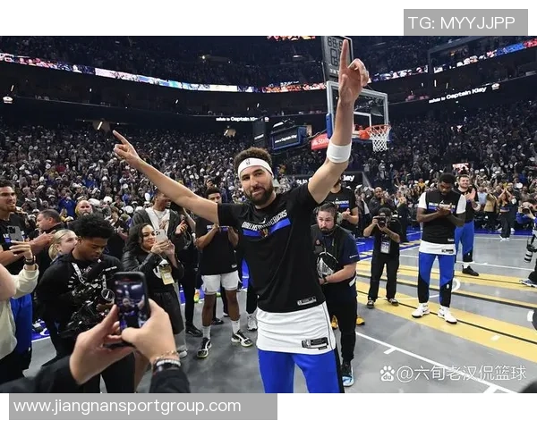 克莱首节短暂出战5分钟表现平平仅得4分助球队开局稳健